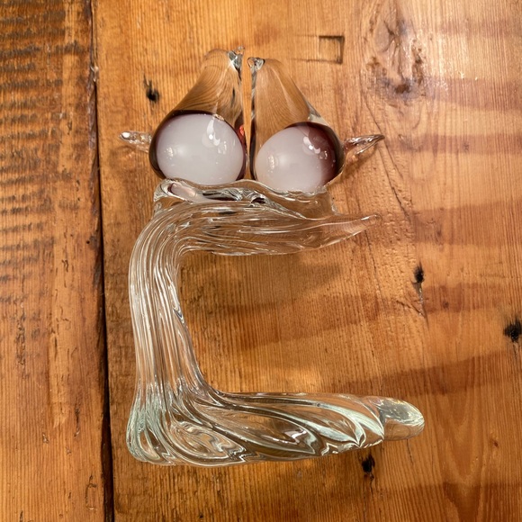 Murano style glass lovebirds on perch. Purple & white in clear glass lovebirds. - Picture 2 of 9